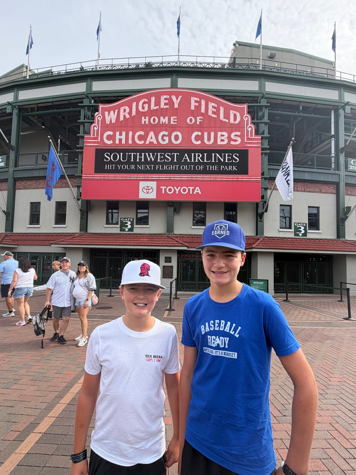 EARNED MLB STADIUM TOUR: WRIGLEY FIELD